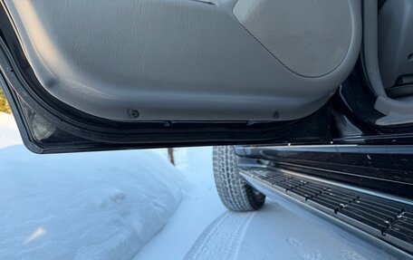 Toyota Land Cruiser 100 рестайлинг 2, 2004 год, 2 600 000 рублей, 10 фотография