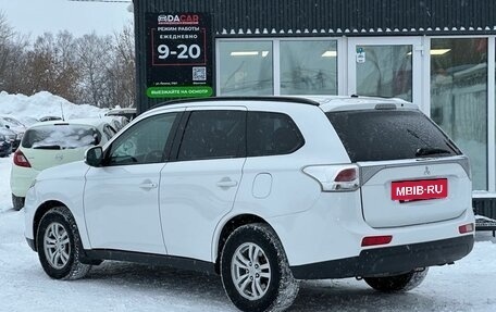 Mitsubishi Outlander III рестайлинг 3, 2012 год, 1 629 000 рублей, 5 фотография
