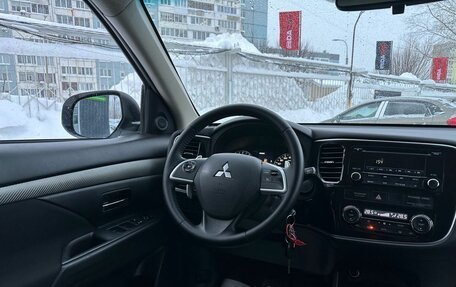 Mitsubishi Outlander III рестайлинг 3, 2012 год, 1 629 000 рублей, 11 фотография