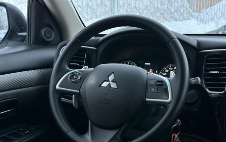 Mitsubishi Outlander III рестайлинг 3, 2012 год, 1 629 000 рублей, 13 фотография