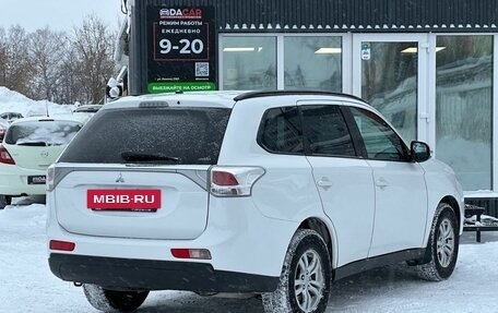Mitsubishi Outlander III рестайлинг 3, 2012 год, 1 629 000 рублей, 7 фотография