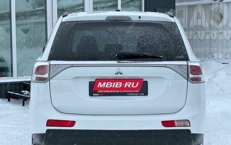 Mitsubishi Outlander III рестайлинг 3, 2012 год, 1 629 000 рублей, 6 фотография