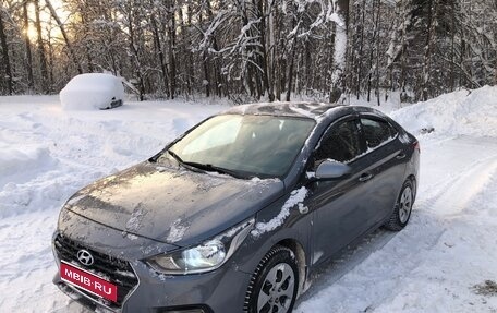 Hyundai Solaris II рестайлинг, 2017 год, 890 000 рублей, 2 фотография