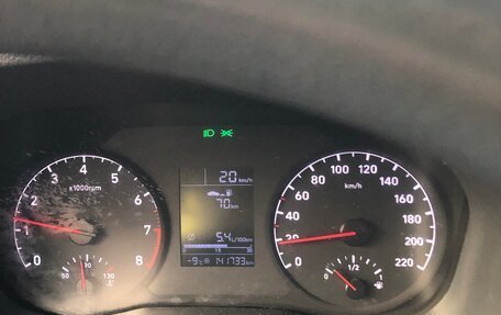 Hyundai Solaris II рестайлинг, 2017 год, 890 000 рублей, 11 фотография