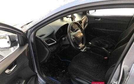 Hyundai Solaris II рестайлинг, 2017 год, 890 000 рублей, 9 фотография