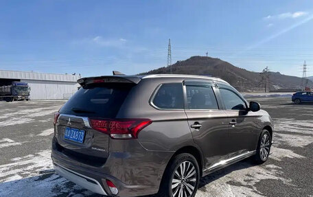 Mitsubishi Outlander III рестайлинг 3, 2022 год, 2 172 000 рублей, 7 фотография