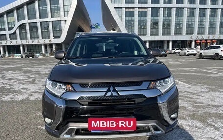 Mitsubishi Outlander III рестайлинг 3, 2022 год, 2 172 000 рублей, 2 фотография