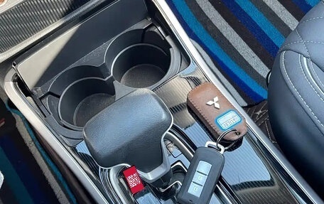 Mitsubishi Outlander III рестайлинг 3, 2022 год, 2 172 000 рублей, 22 фотография