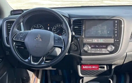 Mitsubishi Outlander III рестайлинг 3, 2022 год, 2 172 000 рублей, 14 фотография