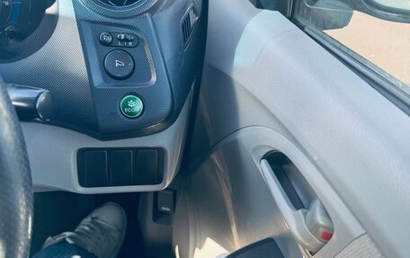 Honda Insight II рестайлинг, 2009 год, 920 000 рублей, 22 фотография