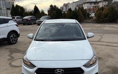 Hyundai Solaris II рестайлинг, 2018 год, 1 170 000 рублей, 1 фотография