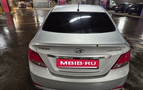 Hyundai Solaris II рестайлинг, 2015 год, 850 000 рублей, 5 фотография