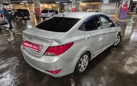Hyundai Solaris II рестайлинг, 2015 год, 850 000 рублей, 4 фотография