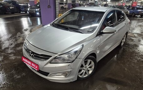 Hyundai Solaris II рестайлинг, 2015 год, 850 000 рублей, 2 фотография