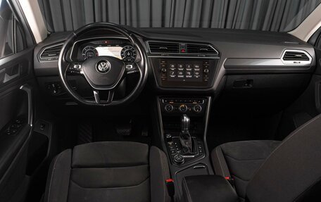 Volkswagen Tiguan II, 2017 год, 2 990 000 рублей, 6 фотография