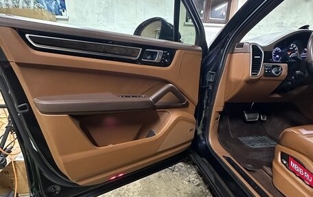 Porsche Cayenne III, 2021 год, 15 000 000 рублей, 16 фотография