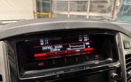 Mitsubishi Pajero IV, 2015 год, 2 690 000 рублей, 19 фотография