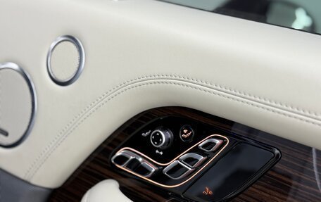 Land Rover Range Rover IV рестайлинг, 2019 год, 7 000 000 рублей, 18 фотография