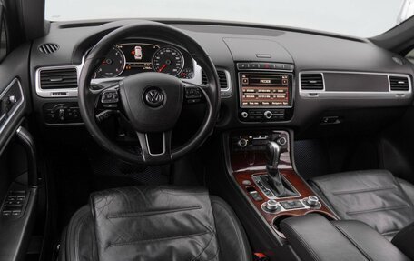 Volkswagen Touareg III, 2015 год, 2 290 000 рублей, 6 фотография