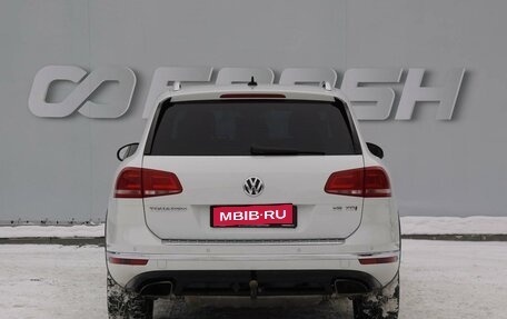 Volkswagen Touareg III, 2015 год, 2 290 000 рублей, 4 фотография
