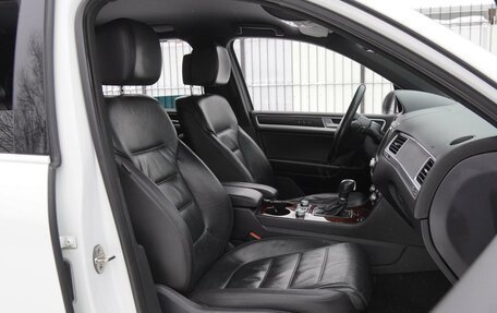 Volkswagen Touareg III, 2015 год, 2 290 000 рублей, 8 фотография