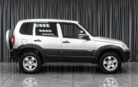 Chevrolet Niva I рестайлинг, 2017 год, 669 000 рублей, 5 фотография