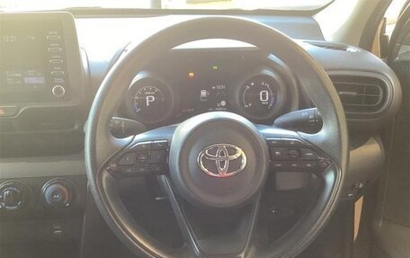 Toyota Yaris Cross, 2022 год, 1 300 888 рублей, 13 фотография