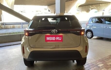 Toyota Yaris Cross, 2022 год, 1 300 888 рублей, 10 фотография