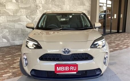 Toyota Yaris Cross, 2022 год, 1 300 888 рублей, 2 фотография
