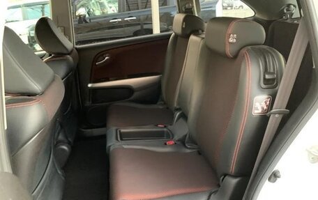 Honda Stream II, 2014 год, 940 000 рублей, 28 фотография