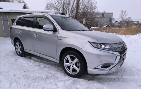 Mitsubishi Outlander III рестайлинг 3, 2019 год, 3 500 000 рублей, 1 фотография