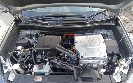 Mitsubishi Outlander III рестайлинг 3, 2019 год, 3 500 000 рублей, 12 фотография