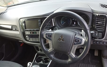 Mitsubishi Outlander III рестайлинг 3, 2019 год, 3 500 000 рублей, 19 фотография