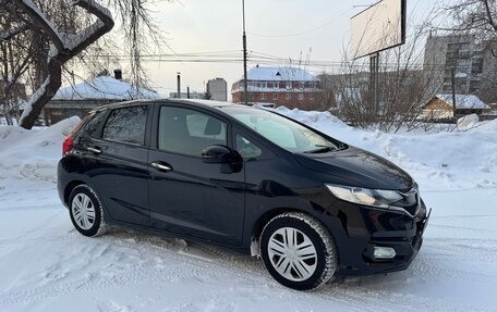 Honda Fit III, 2018 год, 1 290 000 рублей, 2 фотография