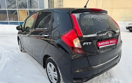 Honda Fit III, 2018 год, 1 290 000 рублей, 7 фотография