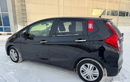 Honda Fit III, 2018 год, 1 290 000 рублей, 8 фотография