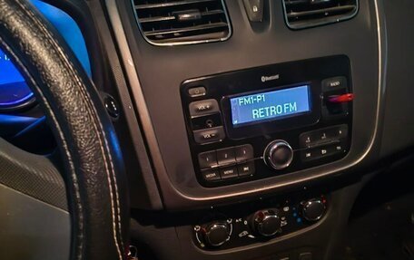 Renault Sandero II рестайлинг, 2018 год, 1 200 000 рублей, 6 фотография