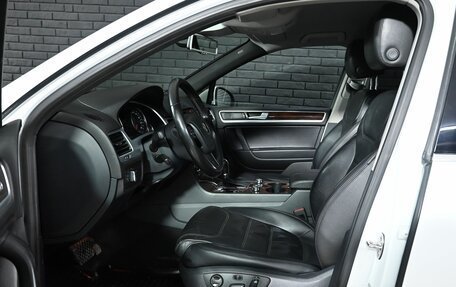 Volkswagen Touareg III, 2012 год, 2 445 000 рублей, 10 фотография