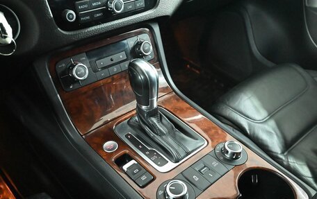 Volkswagen Touareg III, 2012 год, 2 445 000 рублей, 16 фотография