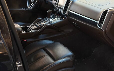 Porsche Cayenne III, 2014 год, 2 800 000 рублей, 23 фотография