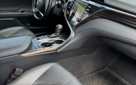 Toyota Camry, 2019 год, 3 100 000 рублей, 5 фотография