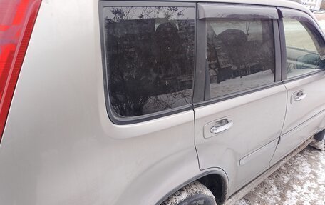 Nissan X-Trail, 2005 год, 850 000 рублей, 11 фотография