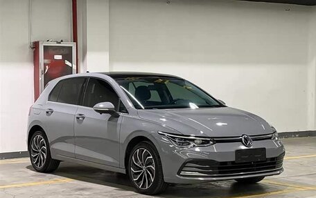 Volkswagen Golf VIII, 2022 год, 1 740 000 рублей, 3 фотография