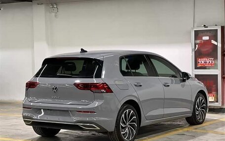Volkswagen Golf VIII, 2022 год, 1 740 000 рублей, 6 фотография
