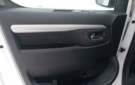 Peugeot Traveller I, 2021 год, 2 675 000 рублей, 9 фотография