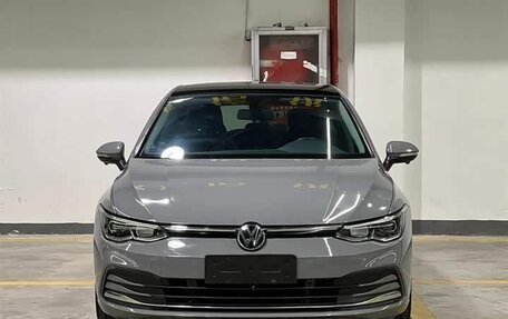 Volkswagen Golf VIII, 2022 год, 1 740 000 рублей, 2 фотография