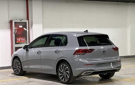 Volkswagen Golf VIII, 2022 год, 1 740 000 рублей, 5 фотография