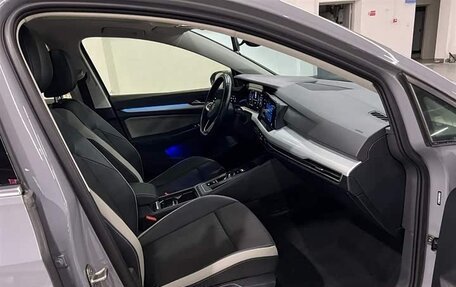 Volkswagen Golf VIII, 2022 год, 1 740 000 рублей, 8 фотография