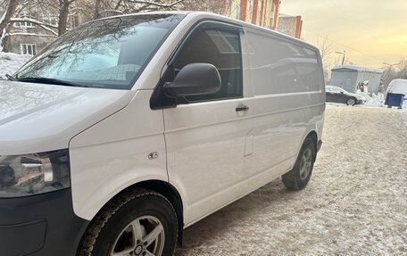 Volkswagen Transporter T5 рестайлинг, 2014 год, 1 750 000 рублей, 2 фотография
