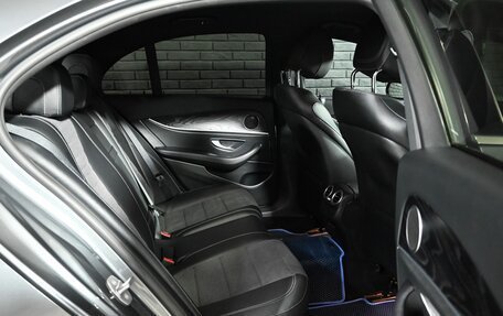 Mercedes-Benz E-Класс, 2018 год, 3 800 000 рублей, 19 фотография